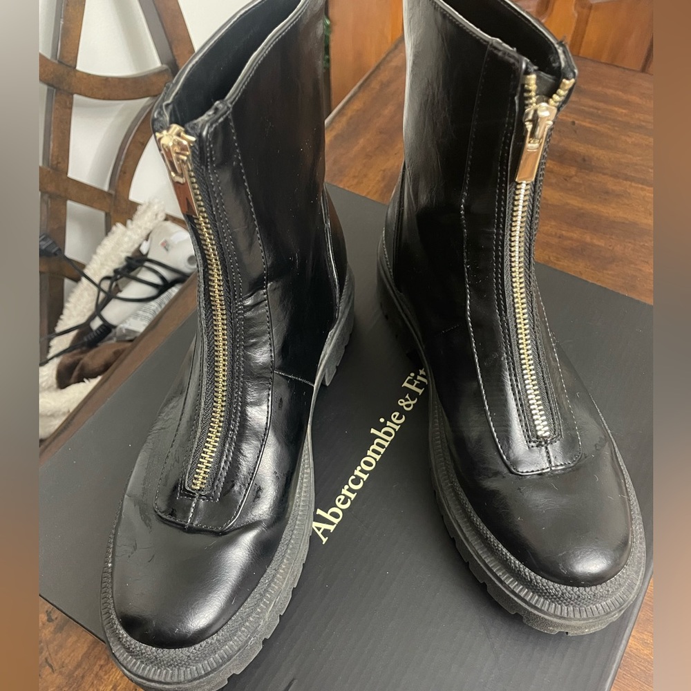 Abercrombie Chunky Chelsea Boots